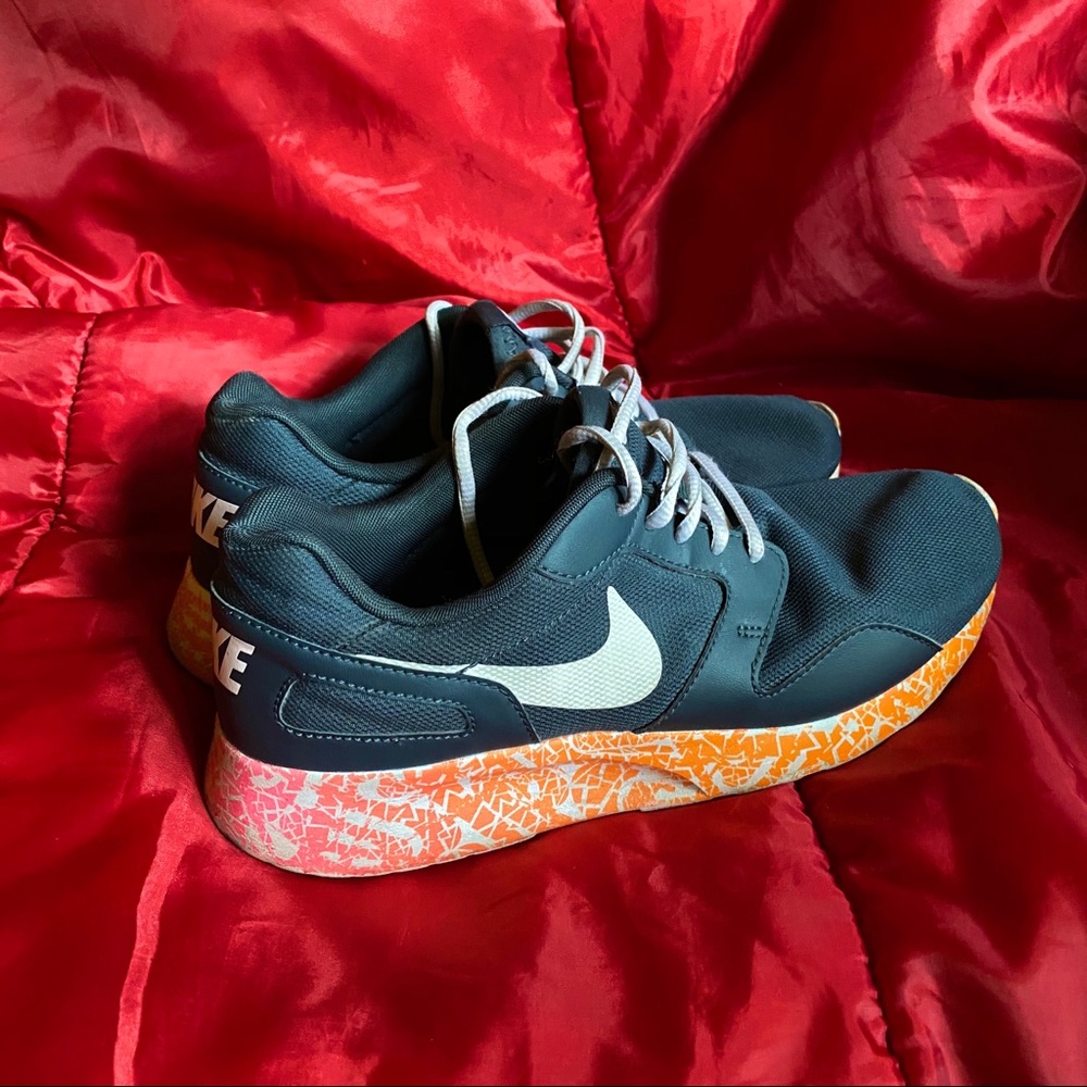 Navy Nike Gymshoes